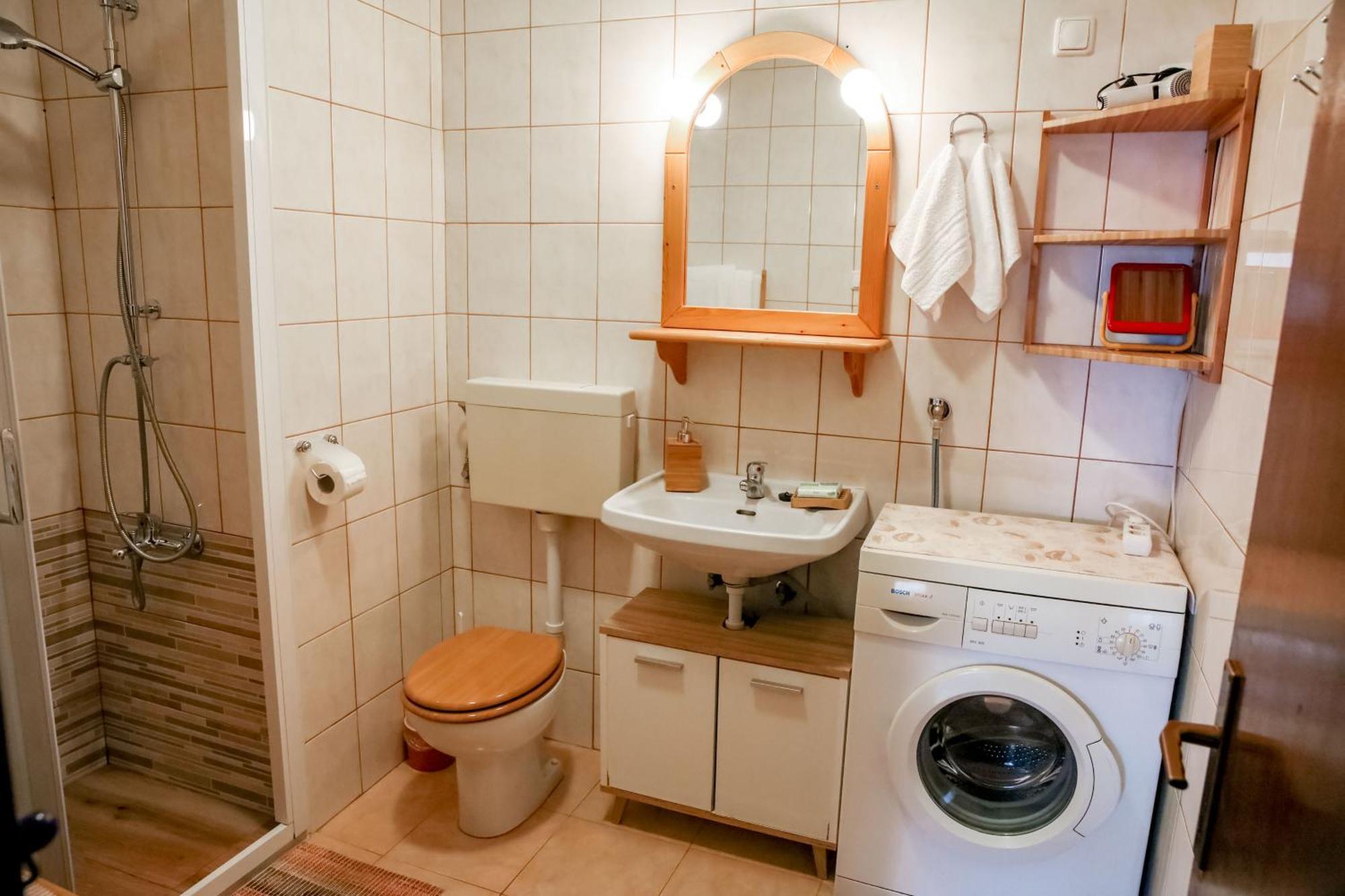 Apartman Lori Ловран Экстерьер фото